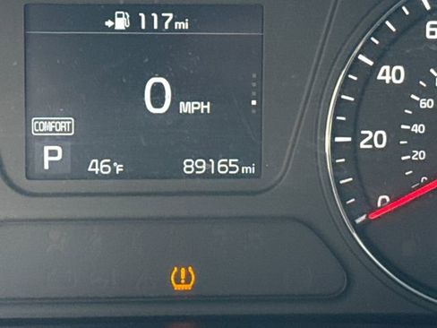 Used 2019 Kia Sorento LX w/ LX Convenience Package image 16