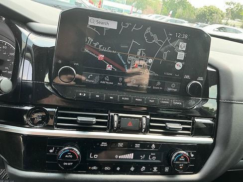 Certified 2025 Nissan Pathfinder SL w/ SL Premium Package FWD image 19
