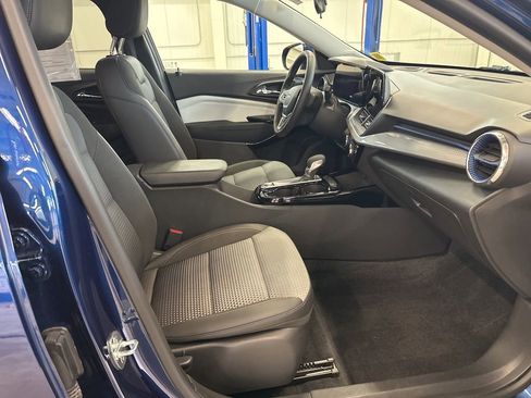 Used 2024 Chevrolet Trax LT w/ Driver Confidence Package FWD image 15