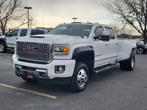 Used 2018 GMC Sierra 3500 Denali w/ Duramax Plus Package image 8