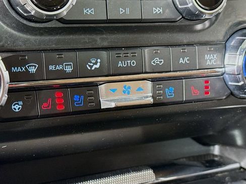 Certified 2022 Ford F150 Platinum w/ Equipment Group 701A High image 21