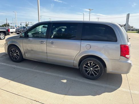 Used 2017 Dodge Grand Caravan GT w/ Safety Sphere Group FWD image 2
