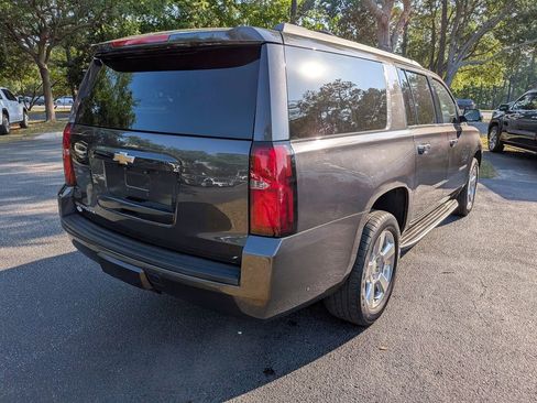 Used 2017 Chevrolet Suburban LT AWD/4WD image 3