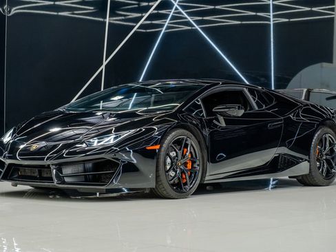 Used 2019 Lamborghini Huracan LP 580-2 image 3