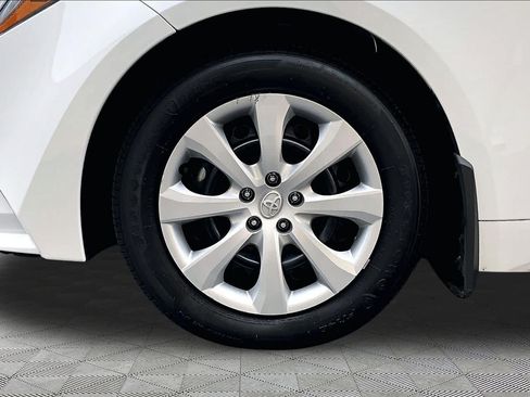 Certified 2025 Toyota Corolla LE FWD image 11