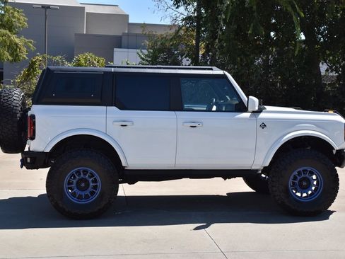 Used 2022 Ford Bronco Outer Banks AWD/4WD image 6