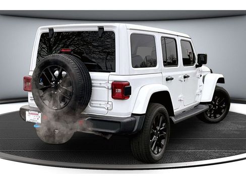Used 2023 Jeep Wrangler Sahara w/ Cold Weather Group image 14