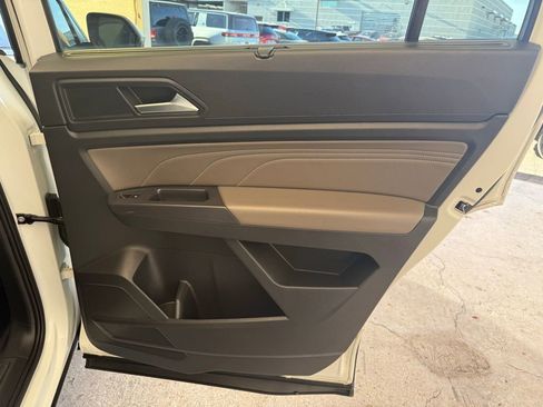 Used 2021 Volkswagen Atlas SE FWD image 14