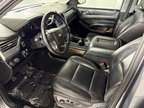 Used 2018 Chevrolet Tahoe LT w/ Luxury Package RWD image 35