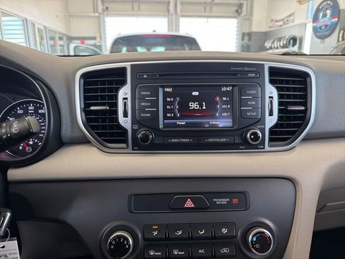 Used 2017 Kia Sportage LX image 9