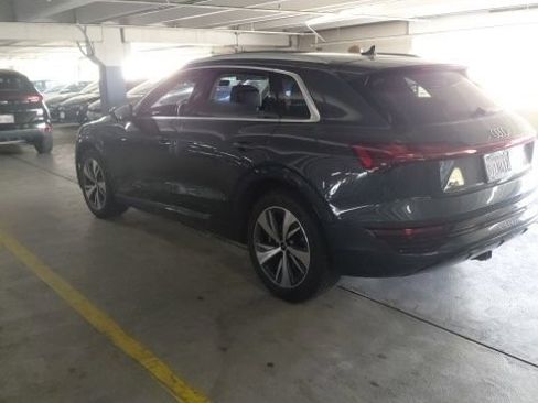Used 2024 Audi Q8 e-tron Premium Plus AWD/4WD image 3