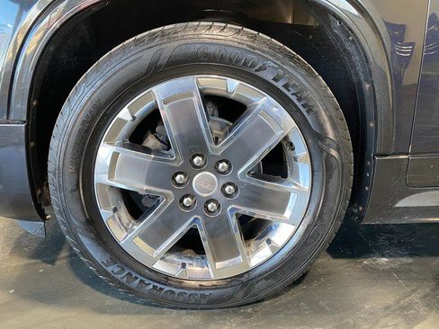 Used 2011 GMC Acadia Denali image 12