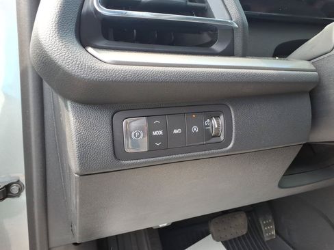 Certified 2025 Chevrolet Traverse LT w/ LPO, Floor Liner Package AWD/4WD image 22