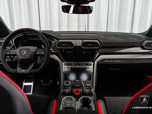 Used 2023 Lamborghini Urus Performante AWD/4WD image 42
