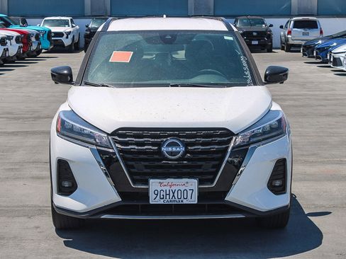 Used 2022 Nissan Kicks SR FWD image 3