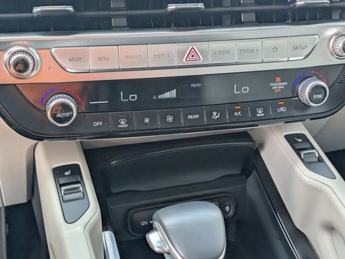 Used 2024 Kia Telluride S w/ S Sunroof Package FWD image 30