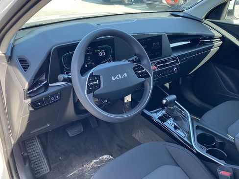 New 2026 Kia Niro LX FWD image 10