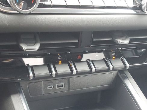 New 2026 GMC Canyon Elevation w/ Convenience Package image 20