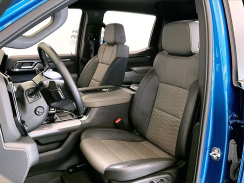 Used 2022 Chevrolet Silverado 1500 ZR2 w/ Technology Package image 22