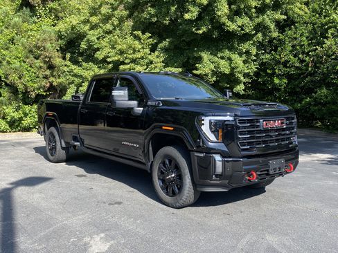 Used 2024 GMC Sierra 3500 AT4 w/ AT4 Premium Plus Package AWD/4WD image 2