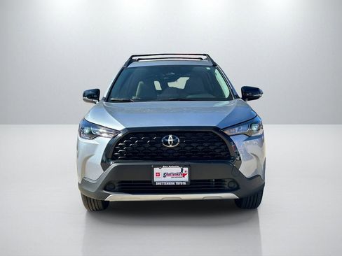 New 2025 Toyota Corolla Cross LE w/ Moonroof Package FWD image 2