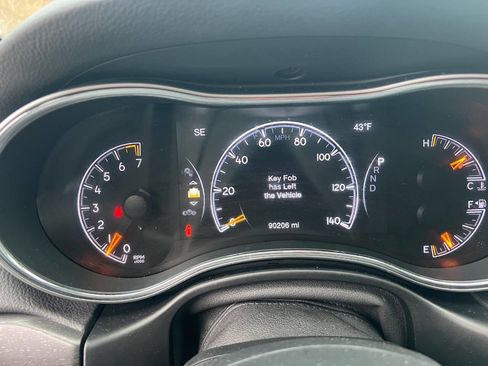 Used 2018 Jeep Grand Cherokee Limited image 16