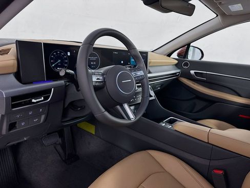 Used 2025 Hyundai Sonata Limited image 12