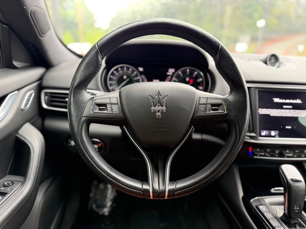Used 2022 Maserati Levante GT AWD/4WD image 44