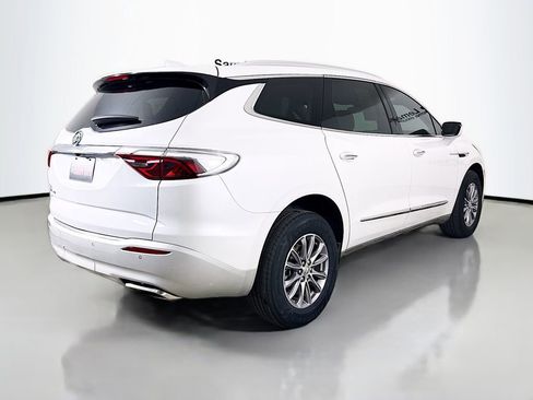 Used 2024 Buick Enclave Essence FWD image 8