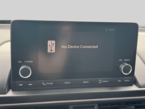 Used 2025 Honda Pilot Sport image 32