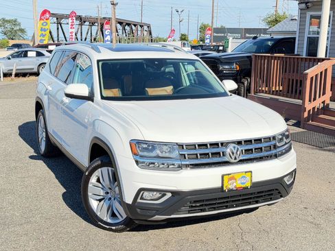 Used 2018 Volkswagen Atlas SEL Premium AWD/4WD image 2