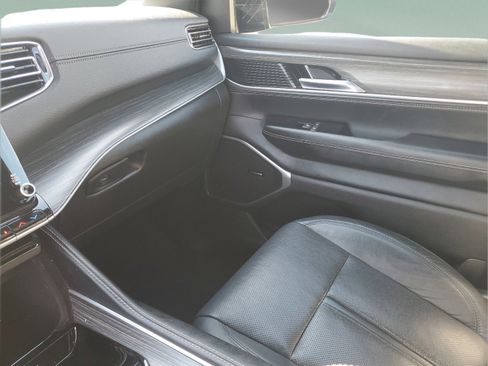Used 2024 Jeep Wagoneer Series II w/ Flexible Seating Group RWD image 21