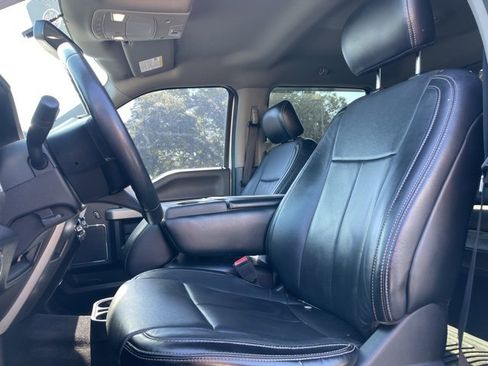 Used 2018 Ford F150 Lariat image 9