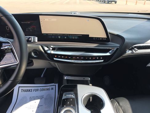 Used 2024 Cadillac Lyriq Tech RWD image 15