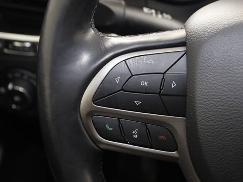 Used 2020 Jeep Cherokee Limited image 32