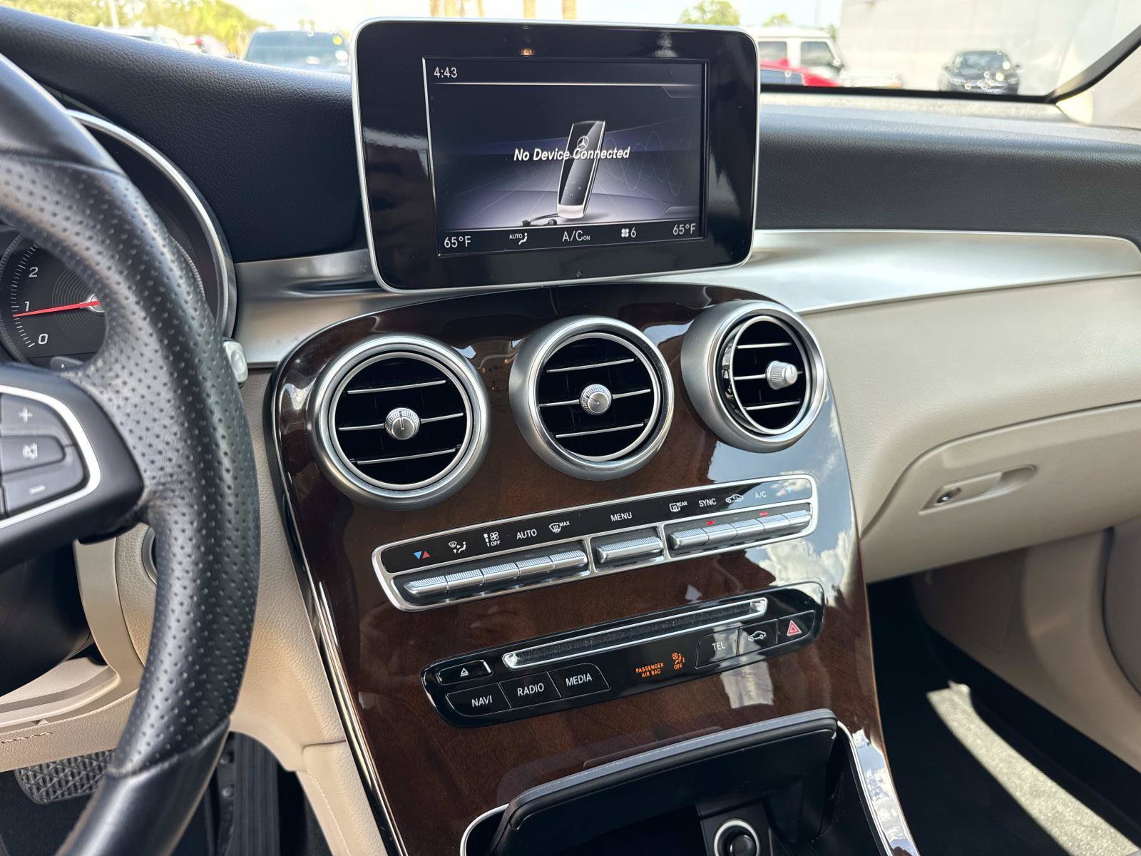 Used 2019 Mercedes-Benz GLC 300 image 25