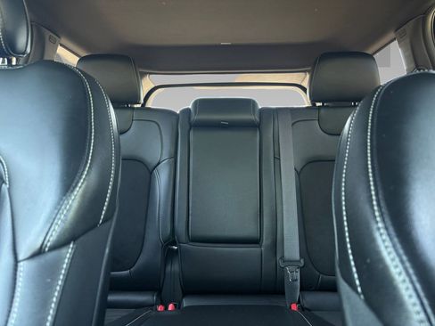 Used 2024 Jeep Grand Cherokee Altitude image 2