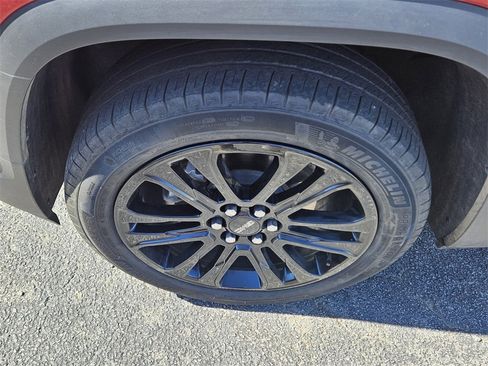 Certified 2023 GMC Acadia SLE w/ Driver Convenience Package image 19