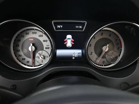 Used 2017 Mercedes-Benz GLA 250 4MATIC image 11
