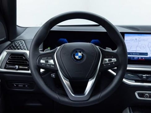 New 2026 BMW X5 xDrive50e w/ Premium Package AWD/4WD image 17