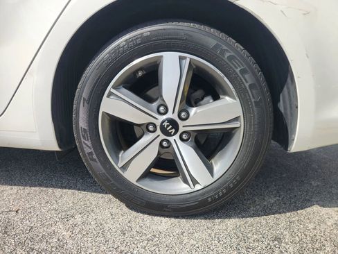 Used 2018 Kia Forte S image 21