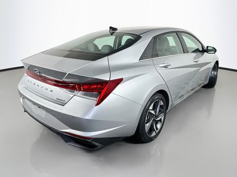 Certified 2023 Hyundai Elantra Limited FWD image 7