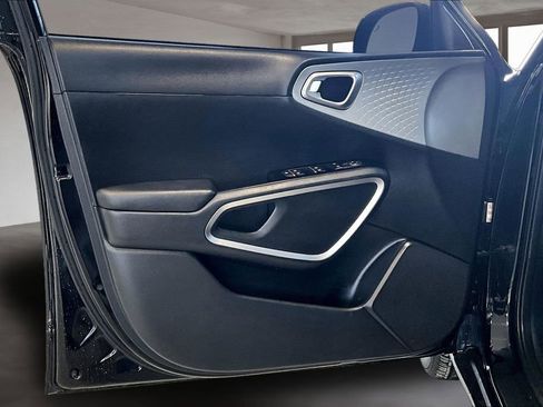 Used 2022 Kia Soul LX w/ Technology Package image 24