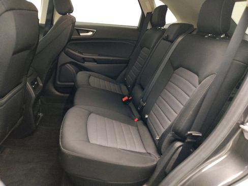 Used 2020 Ford Edge SE image 18
