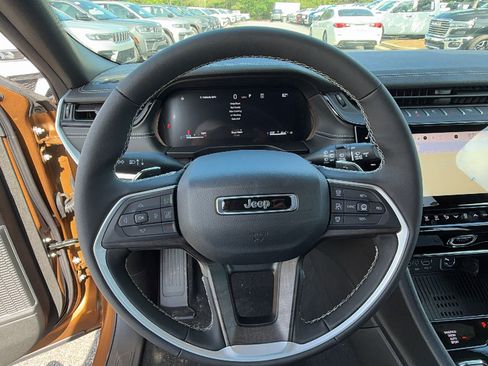 New 2026 Jeep Grand Cherokee L Limited AWD/4WD image 25