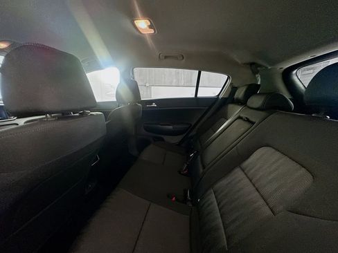 Used 2020 Kia Sportage LX image 23