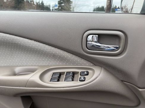 Used 2002 Nissan Sentra SE-R image 26