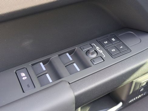 New 2026 Land Rover Defender 130 V8 AWD/4WD image 12