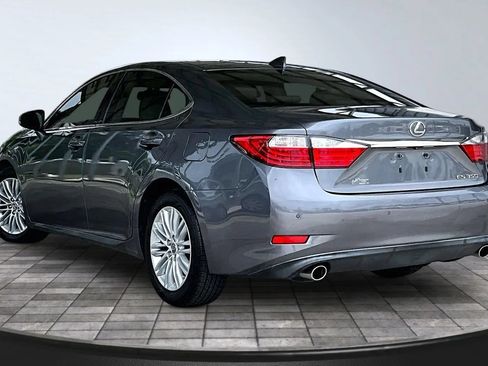 Used 2015 Lexus ES 350 w/ Luxury Package FWD image 4
