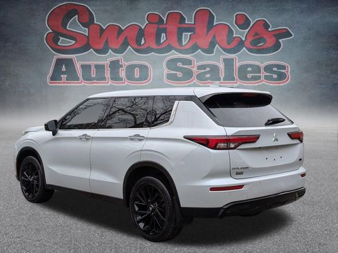 Used 2024 Mitsubishi Outlander SE image 4